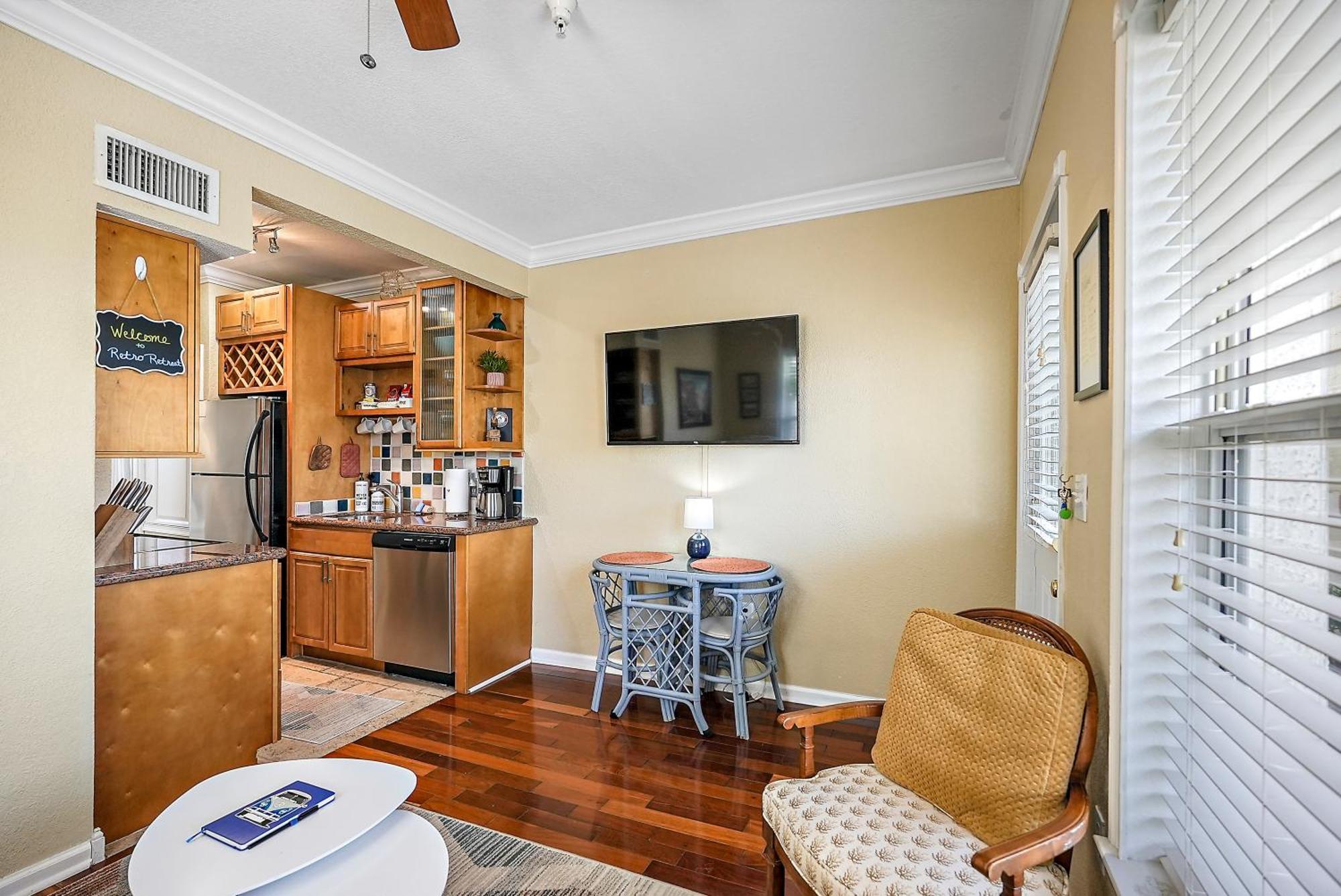 Retro Retreat In Dtsp - Explore The Downtown Area セント・ピーターズバーグ エクステリア 写真